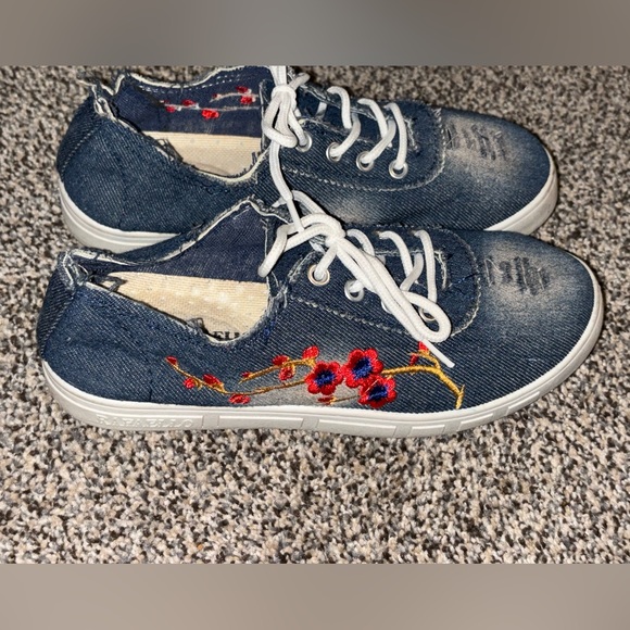 Rafaella Distressed Style Blue Denim Floral Women’s Sneakers - Picture 2 of 4